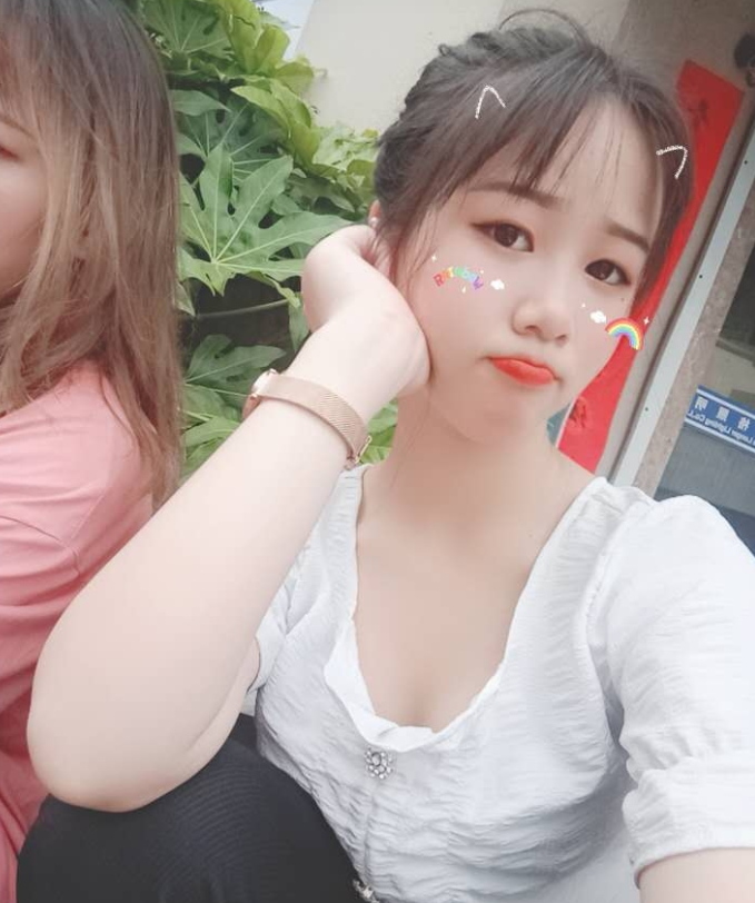 00后的高中生兼职赚外快 恋爱的感觉